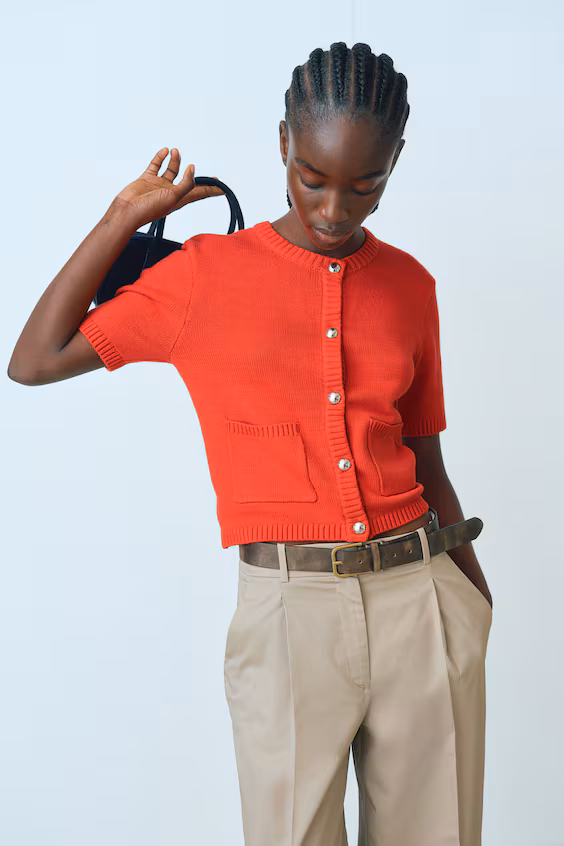 Брюки-чино с защипами на ногах