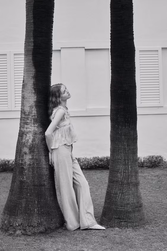 Джинсы широкие с ультравысокой талией