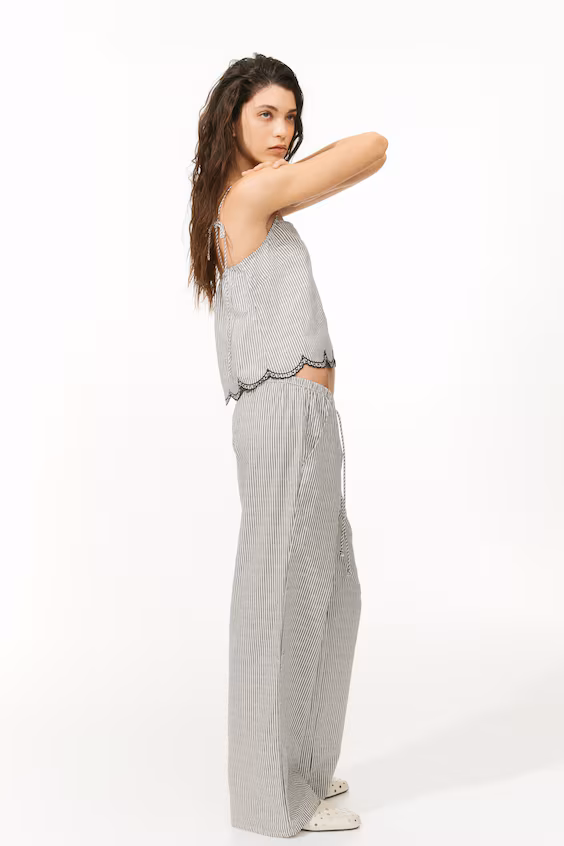 Брюки прямого кроя с завязкой