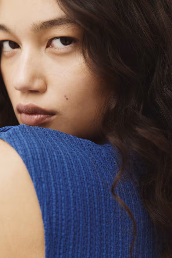 Платье с завязками на горловине