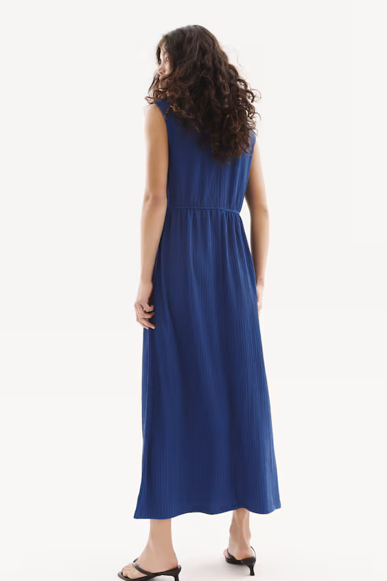 Платье с завязками на горловине