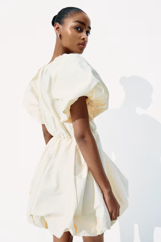 Платье с абалоном на нижней части