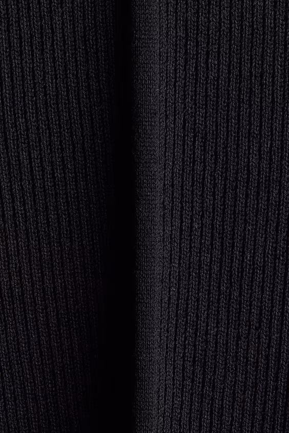 Платье из рубчика с расширенной юбкой