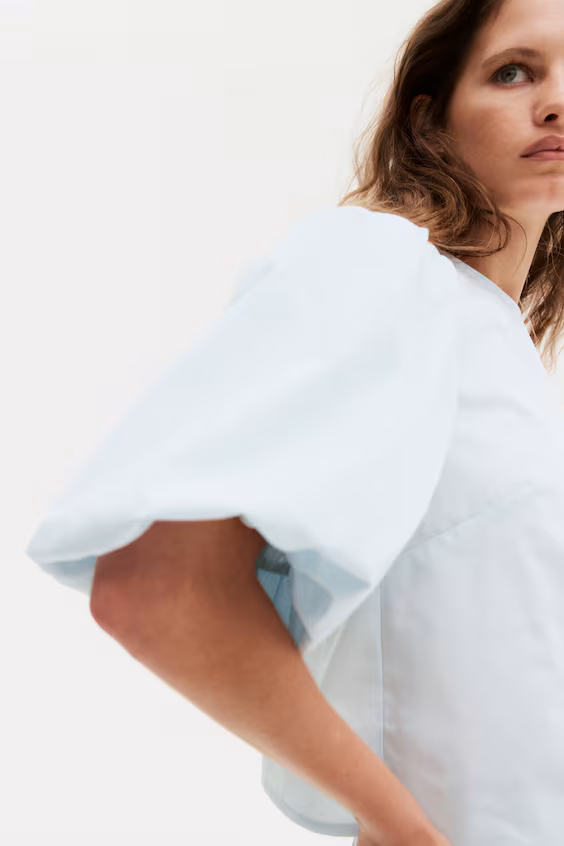 Блуза с объемными рукавами