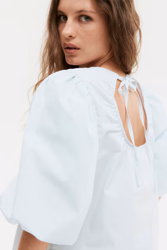 Блуза с объемными рукавами