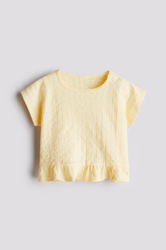 Свитер с оборкой