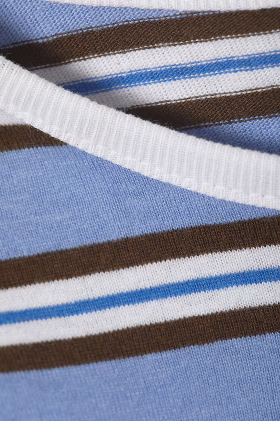 Свитер с квадратным вырезом и длинными рукавами