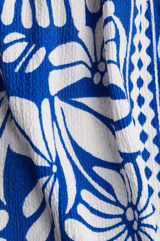 Платье с бретельками и корпусом в складку