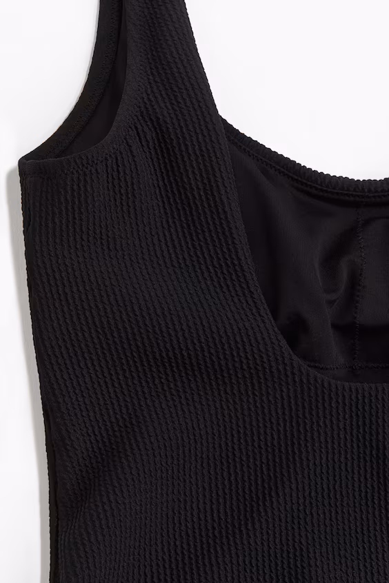 Купальник с формованными чашками