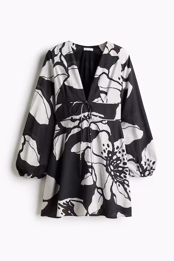 Платье с вырезом лодочкой