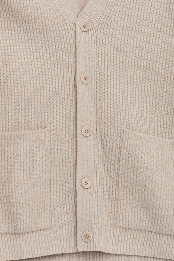 Пальто с вырезом лодочкой