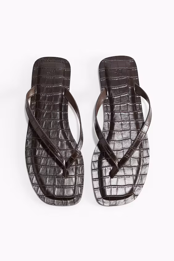 Шлепанцы с застежкой на палец