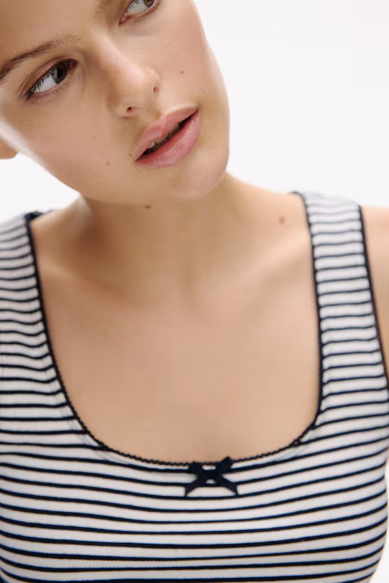 Топ без рукавов из мягкого джерси с ажурным узором