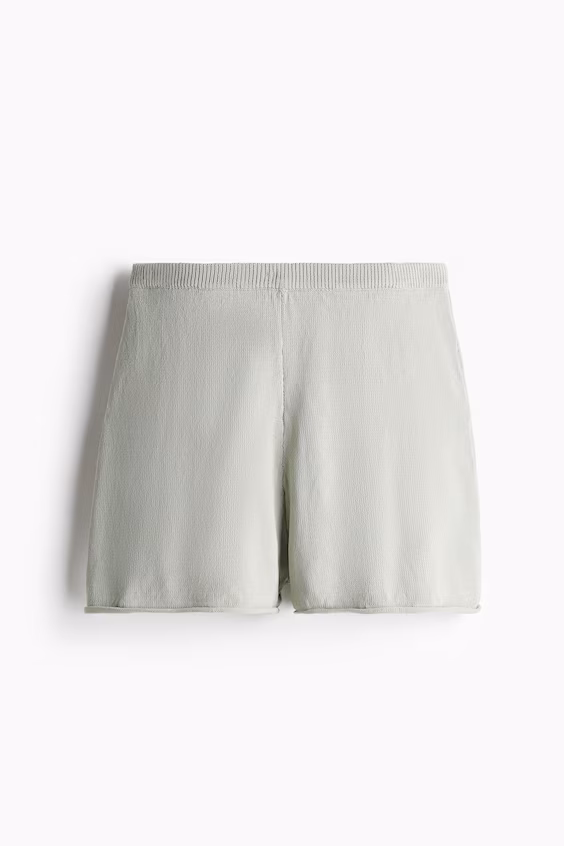 Шорты из мягкой ткани