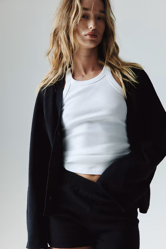 Шорты из мягкой вязаной ткани букле