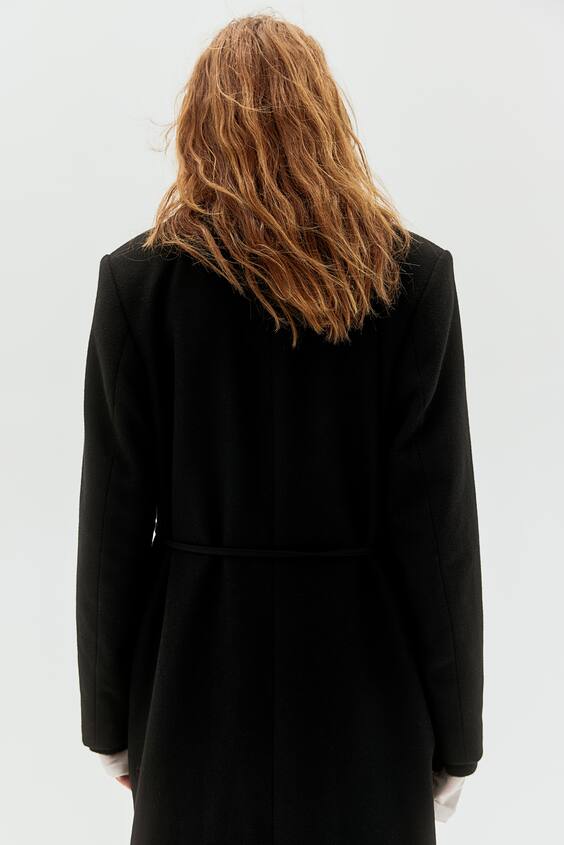 Длинное войлочное пальто с поясом на завязках