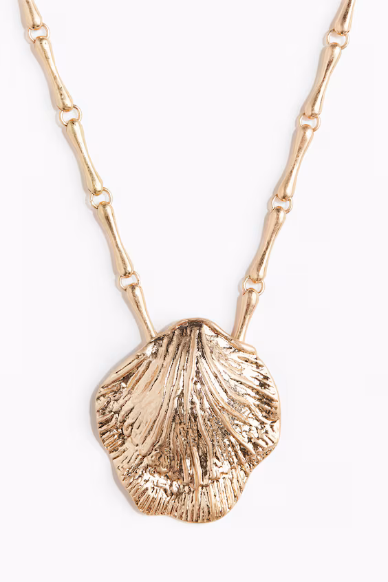 Ожерелье с подвеской в форме ракушки