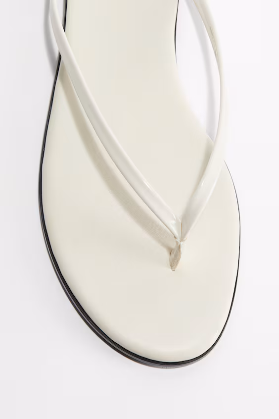 Шлепанцы с застежкой на палец