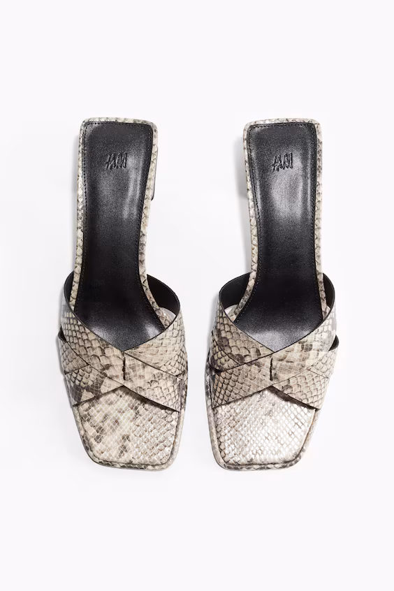 Босоножки на устойчивом каблуке