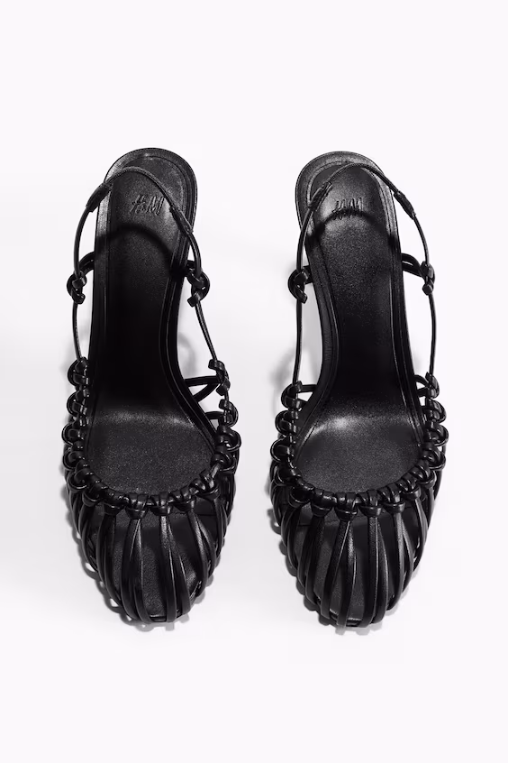 Туфли с открытым каблуком и деталями узлов