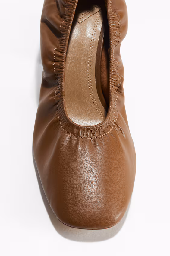 Классические туфли на толстом каблуке