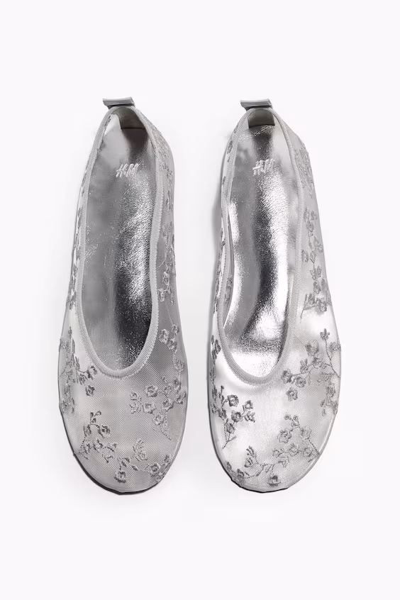 Туфли с вышивкой