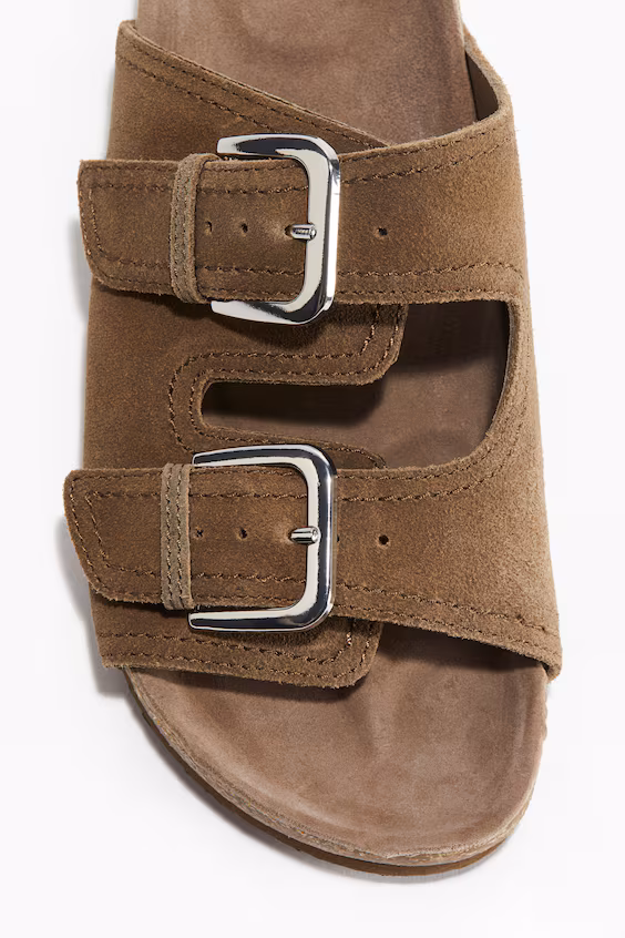 Сандалии из замши