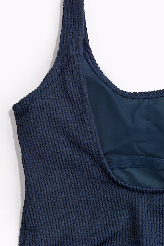 Купальник с уплотненными чашками