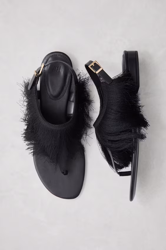 Сандалии с бахромой