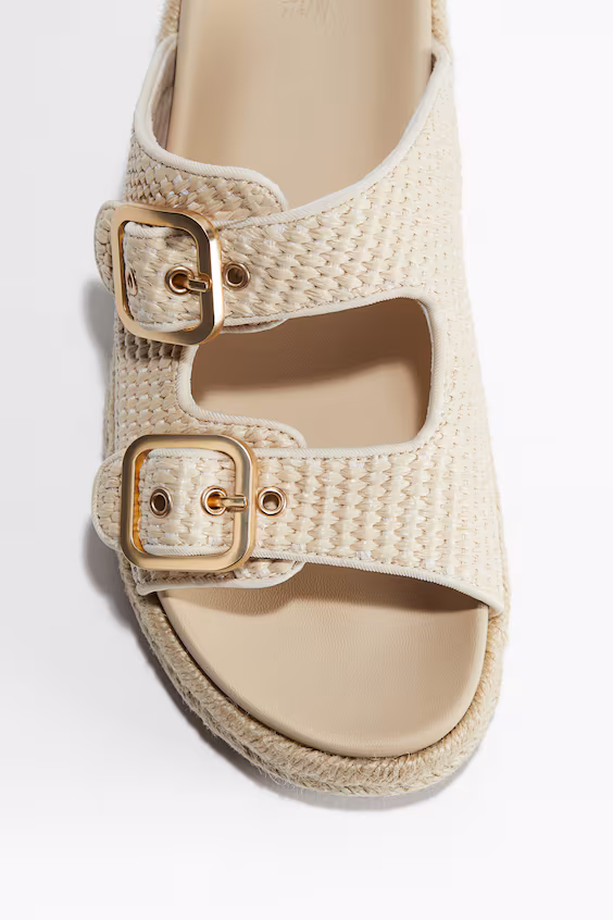 Сандалии в стиле эспадрильи