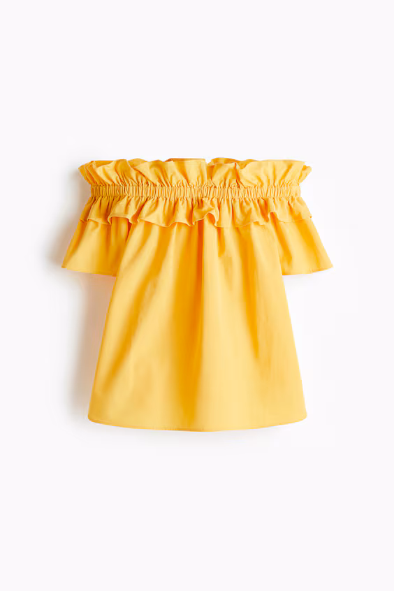 Блузка с обнаженными плечами и складками