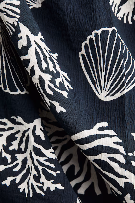 Платье с завязками и принтом