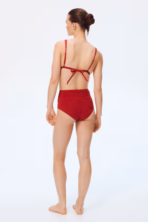 Трусы-бикини с высокой талией