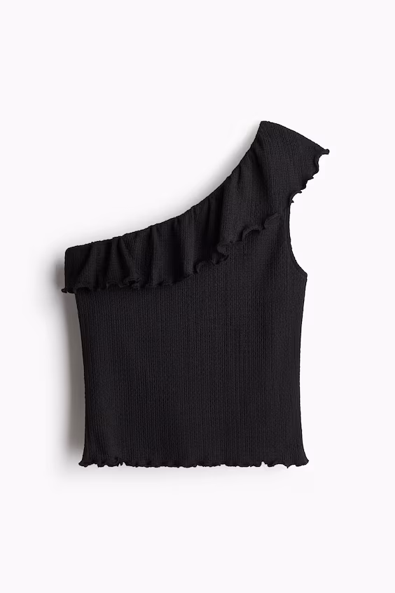 Топ с открытым плечом и оборкой