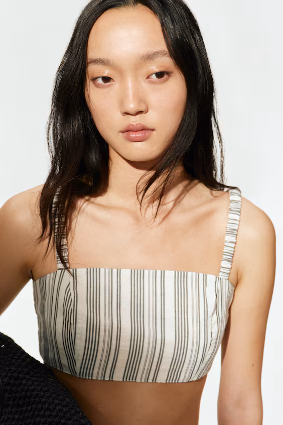 Топ с квадратным вырезом и узкими эластичными бретелями