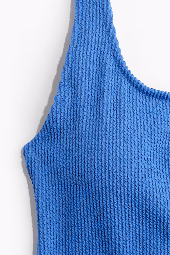 Купальник с формованными чашками