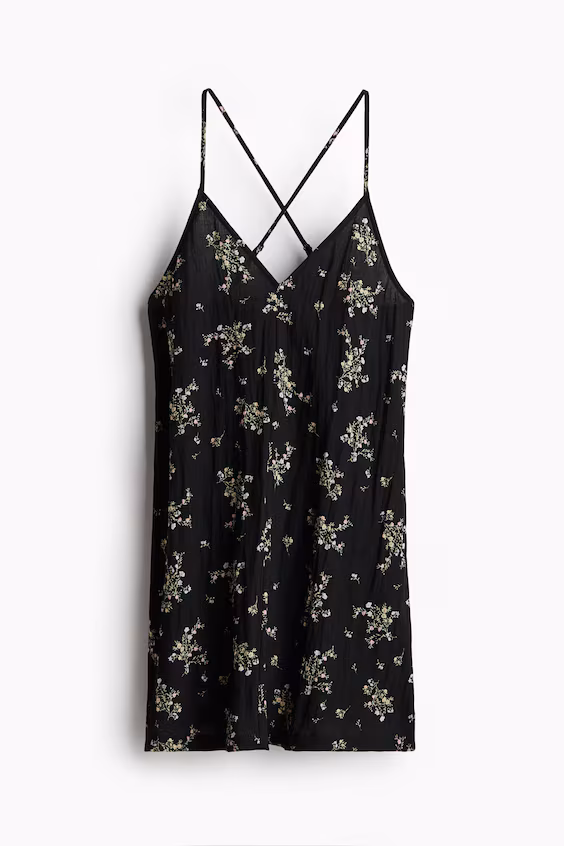 Платье с открытой спиной и бретелями