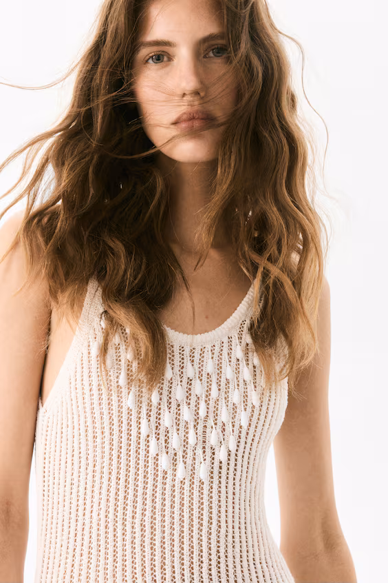 Платье из трикотажа с бисером