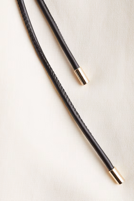 Платье с поясом