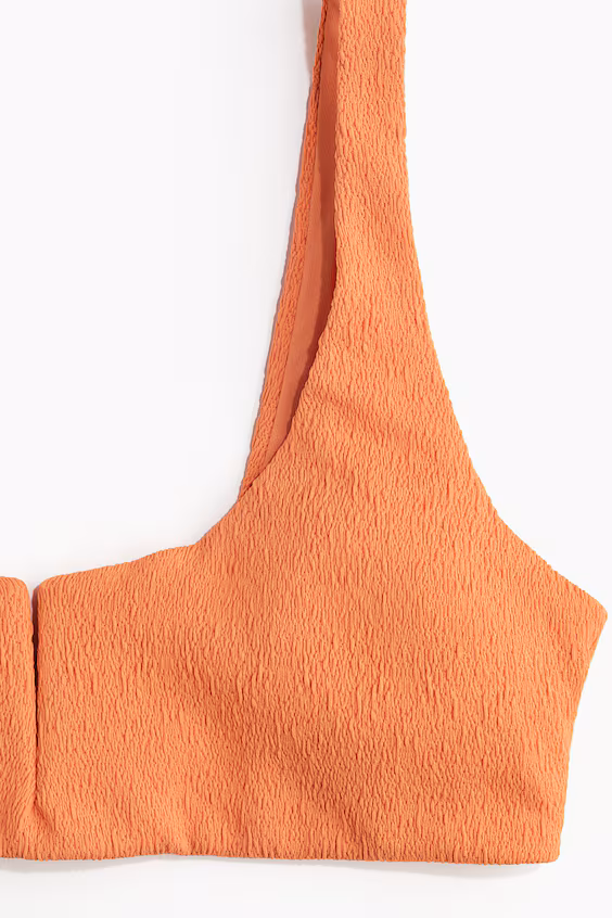 Бикини с поролоновыми чашками