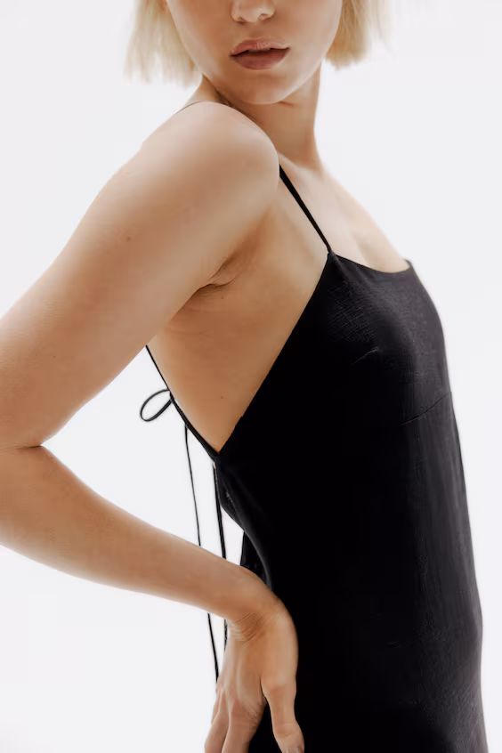 Длинное платье с завязками