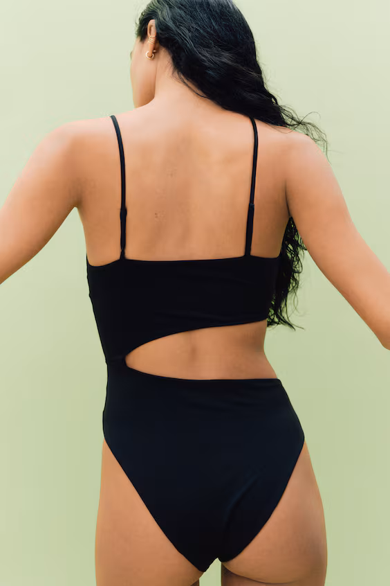 Купальник с высоким вырезом high leg