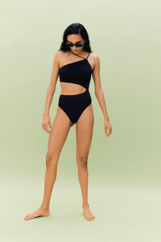 Купальник с высоким вырезом high leg