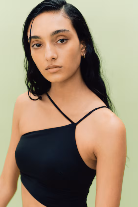 Купальник с высоким вырезом high leg