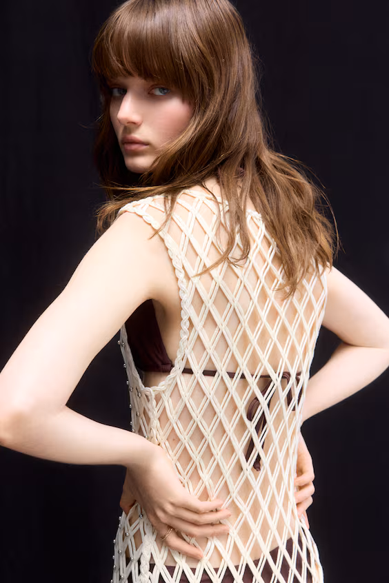 Платье из сетки с бахромой