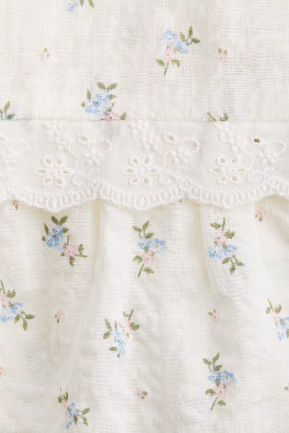 Платье с завязками на тонких бретелях