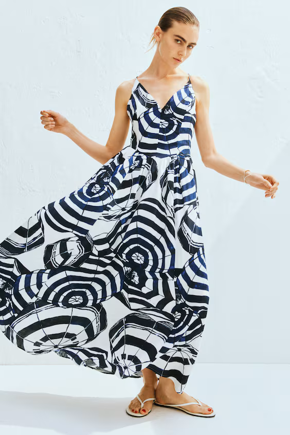 Длинное платье на бретелях