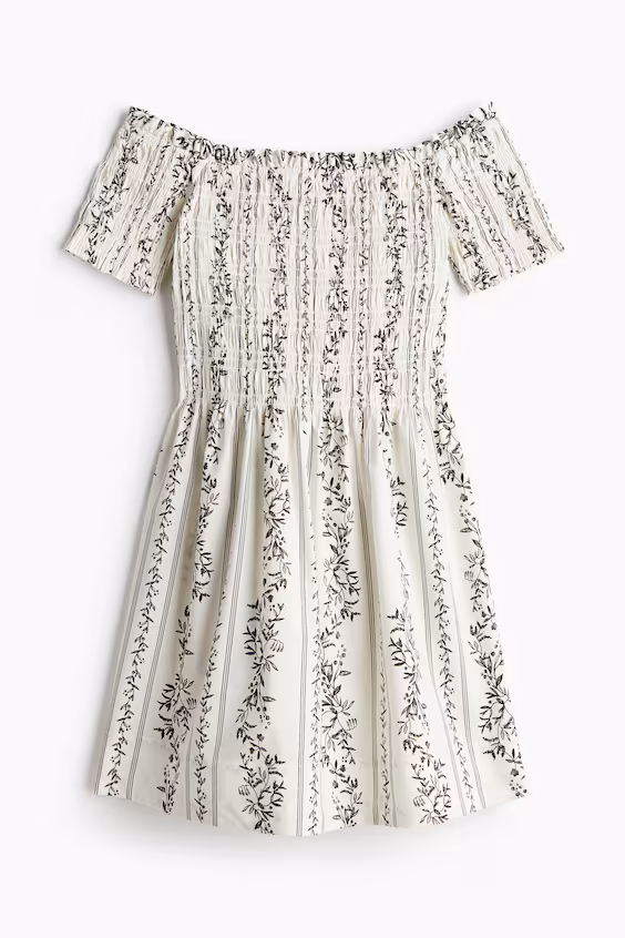 Платье с открытыми плечами и смокингом