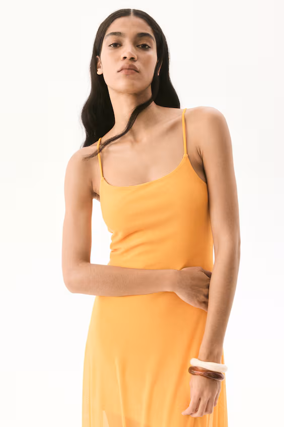 Платье-сарафан на тонких бретелях из сетки