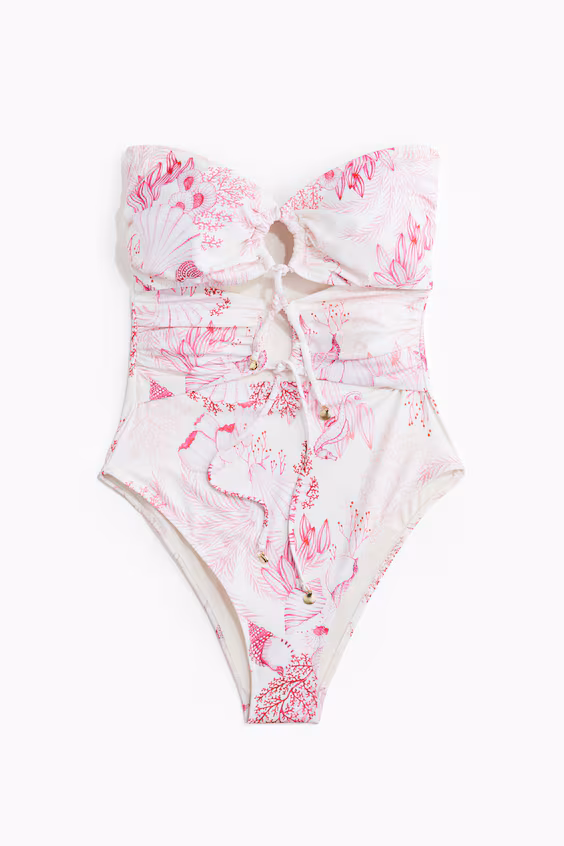 Купальник с чашечками и высокой посадкой high leg